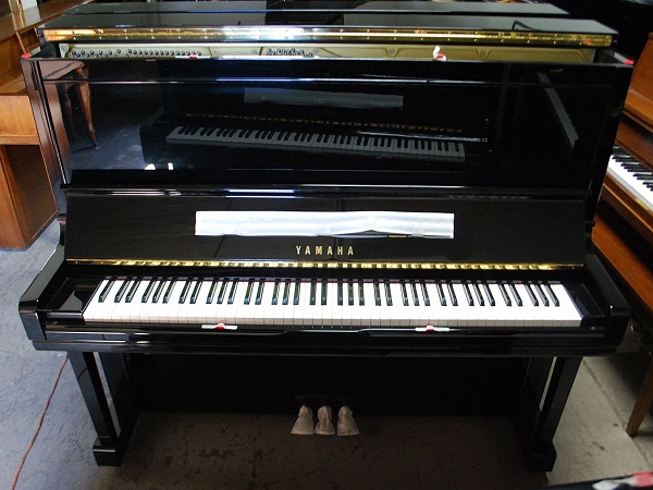 Những cây đàn Piano cơ đáng mua nhất hiện nay - Đàn Piano Yamha U300
