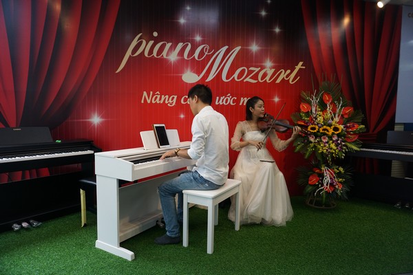 Người lớn có học đàn piano được không?