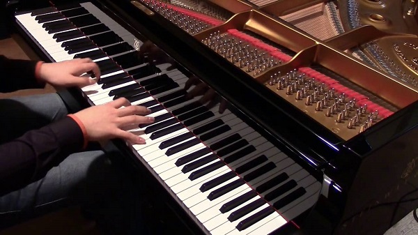 Cách đánh đàn Piano bằng 2 tay theo phương pháp truyền thống