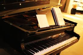 PianoMozart – TUYỂN SINH KHÓA HỌC PIANO & GUITAR 2025